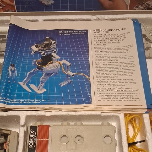 1984 Robotix Series R-1000 Motorized Building System *Incomplete* - Picture 5 of 14